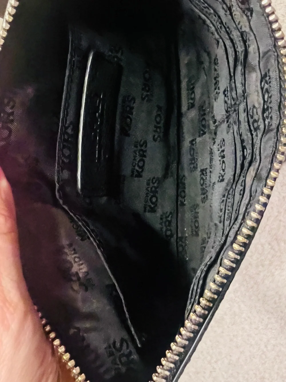 Michael Kors Fulton Zip Clutch Wristlet Wallet Black Leather Gold Logo